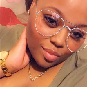 Meet your Posher, Rhonda